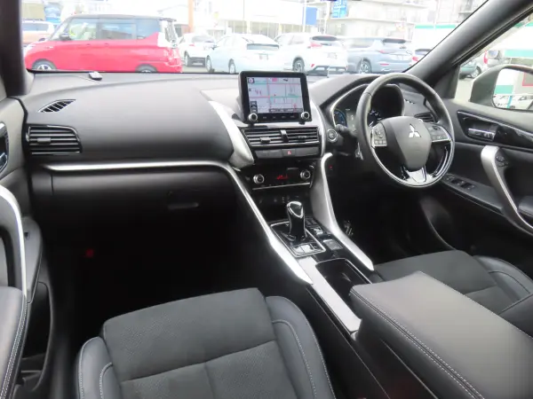 Mitsubishi Eclipse Cross PHEV 2.4 P 4WD One Owner, Smartphone Link, Genuine Navigation, 360 Camera, Parking Sensors, Collision Mitigation Braking, Misacceleration Mitigation, Adaptive Cruise Control, 1500W AC Outlet, Power Tailgate, Drive Recorder, ETC (Pearl) — photo 8