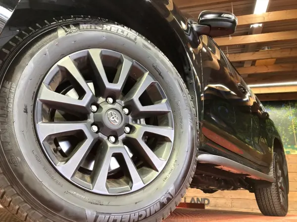 Toyota Land Cruiser Prado 2.7 TX L Package Matte Black Edition 4WD Sunroof Factory Navigation Multi-Terrain Monitor 7-Seater Non-Smoking Car Seat Ventilation Power Seat Black Leather Seat LED Headlights Radar Cruise Built-in ETC (Black) — photo 9