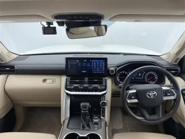 2024 Toyota Landrcuiser 300 — photo 2