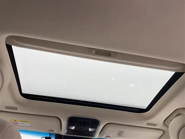 2024 Toyota Landrcuiser 300 — photo 3