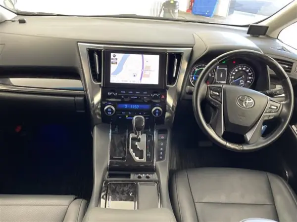 2021 Toyota Alphard — photo 2