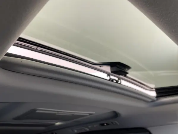 2021 Toyota Alphard — photo 3