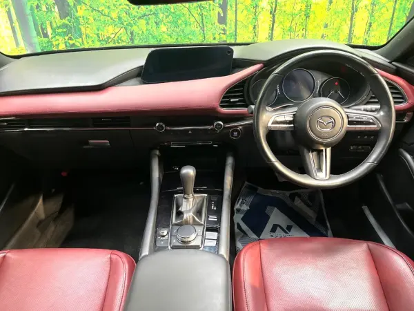 2022 Mazda 3 Fastback — photo 2