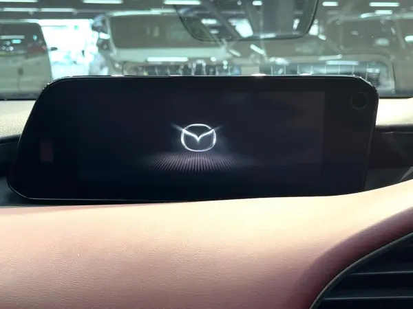 2022 Mazda 3 Fastback — photo 3