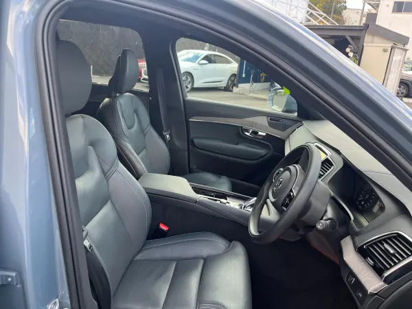 2022 Volvo Xc90 — photo 2