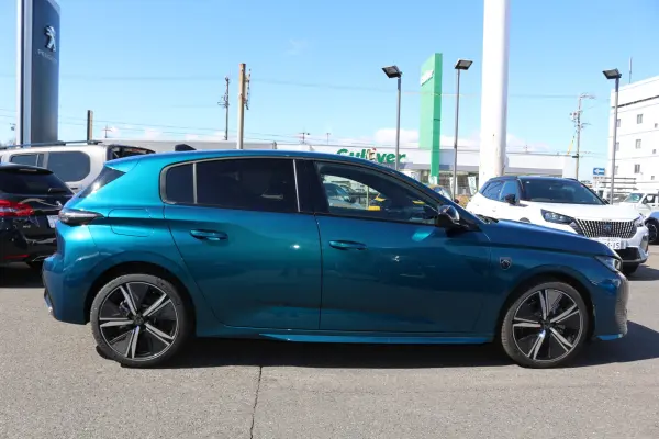 2025 Peugeot 308 — photo 2