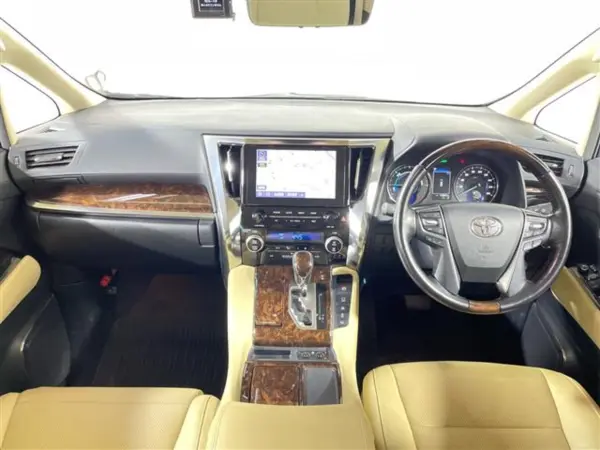 2021 Toyota Alphard — photo 2