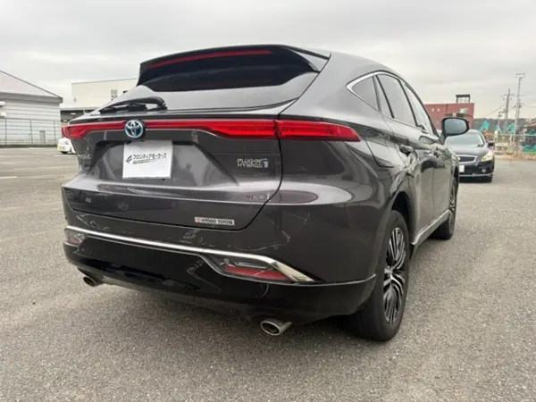 2023 Toyota Harrier — photo 2