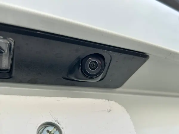 Volvo XC90 B6 AWD R-Design 4WD 3-Row Seats Turbo+Supercharger R-Design Exclusive Blond Leather Seats Power Panoramic Sunroof Harman/Kardon Premium Sound Genuine Navigation Digital TV Seat & Steering Heater Power Tailgate (Crystal White) — photo 7