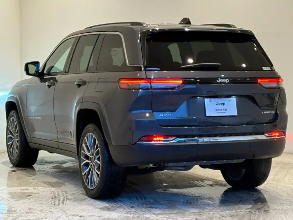 2023 Jeep Grand Cherokee — photo 3