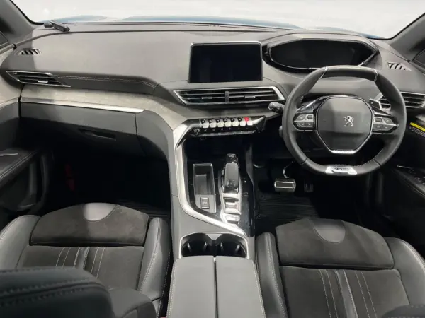 2021 Peugeot 5008 — photo 2