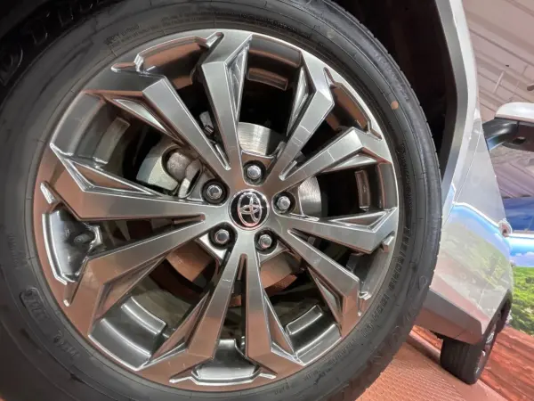 Toyota RAV4 2.5 Hybrid G E-Four 4WD — photo 9