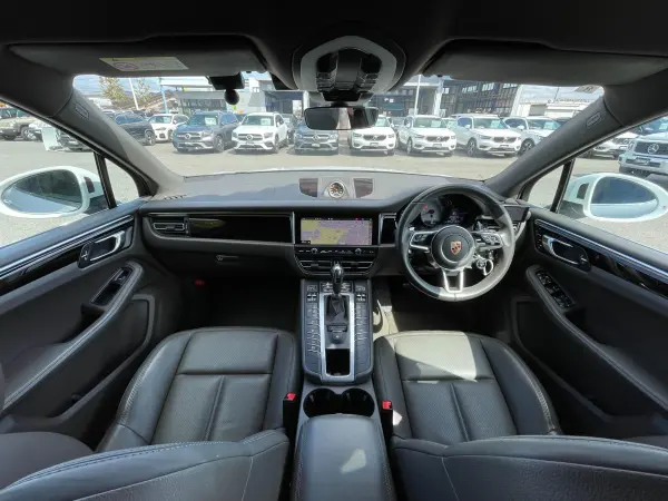 2019 Porsche Macan — photo 2