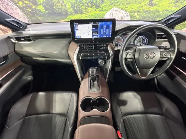 2020 Toyota Harrier — photo 2