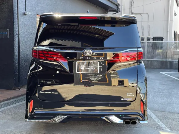 2024 Toyota Alphard — photo 3