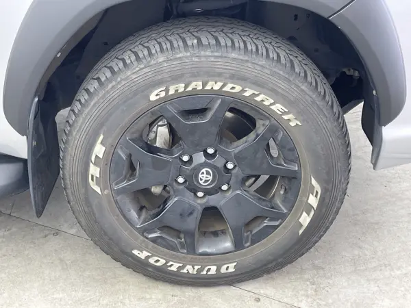 Toyota Hilux 2.4 Z Black Rally Edition Diesel Turbo 4WD TRD Tonneau Cover Genuine Bed Liner Genuine Navigation Back Camera Collision Damage Mitigation Brake Adaptive Cruise Control Genuine ETC Lane Keep Assist Steering Remote Control Auto Light Smart Key Non-Smoking (Silver Metallic) — photo 8