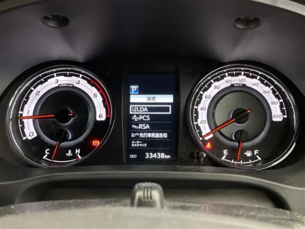 2020 Toyota Hilux — photo 3