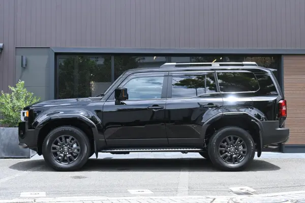 2025 Land Cruiser 250 — photo 2