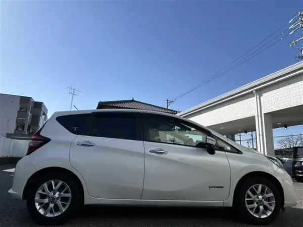 Nissan Note 1.2 e-POWER X — photo 9