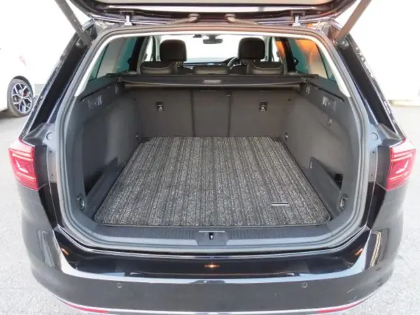 Volkswagen Passat Variant TSI Elegance — photo 7