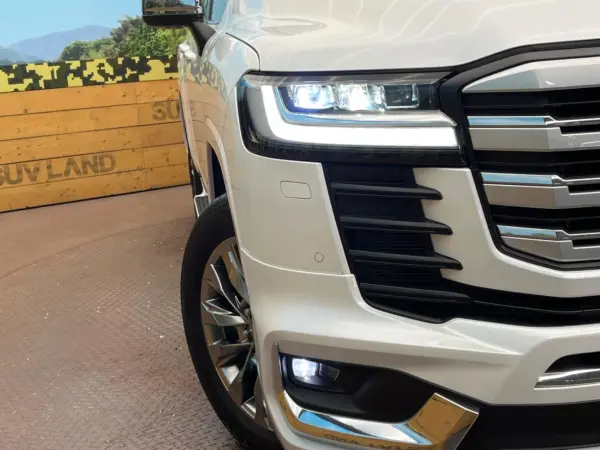 Toyota Land Cruiser 300 3.5 ZX 4WD — photo 8