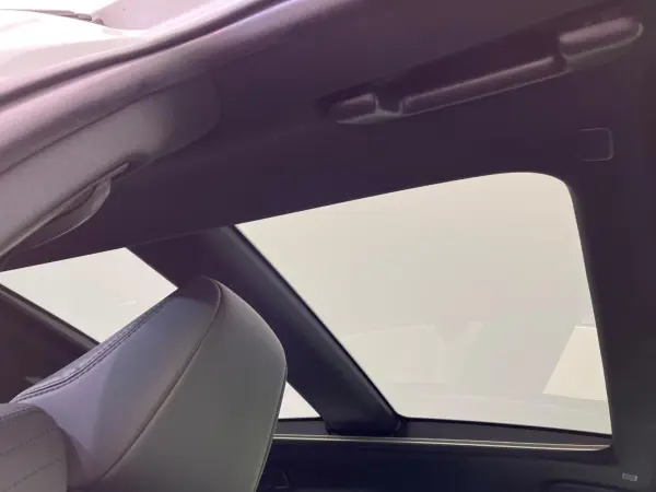 2023 Toyota Harrier — photo 3