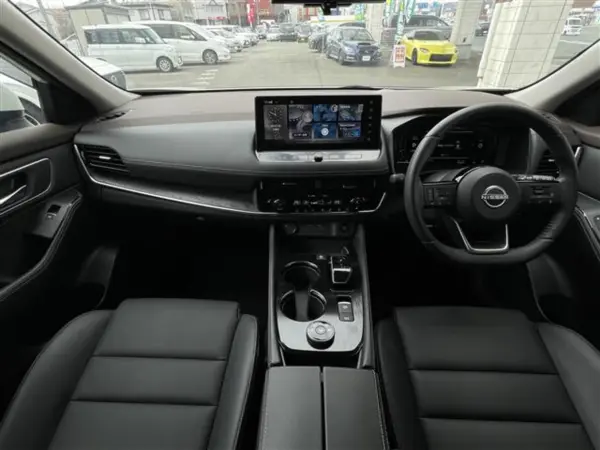 2023 Nissan Xtrail — photo 2