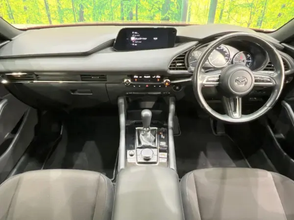 2021 Mazda 3 Fastback — photo 2