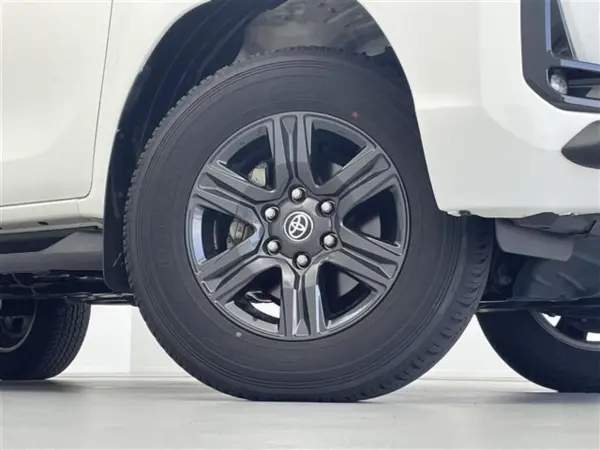 Toyota Hilux 2.4 Z Diesel Turbo 4WD — photo 9