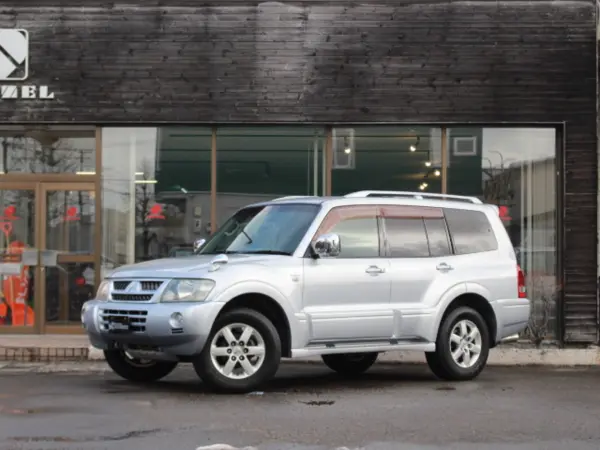 2005 Mitsubishi Pajero — photo 1