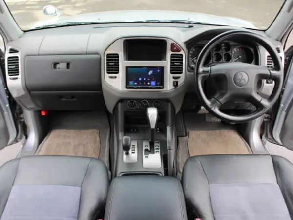 2005 Mitsubishi Pajero — photo 7 | Tuminion Kenya