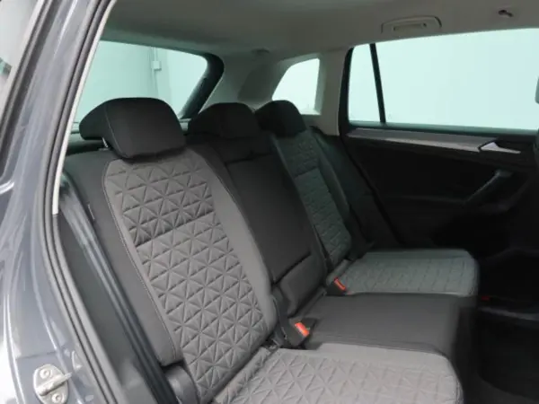 Volkswagen Tiguan TSI 4Motion Active Advance 4WD Certified Used Car LED Matrix Headlights IQ.LIGHT Adaptive Cruise Control 17-inch Wheels Power Tailgate Seat Heater Full Auto Air Conditioning Rear View Camera (Dolphin Gray Metallic) — photo 9