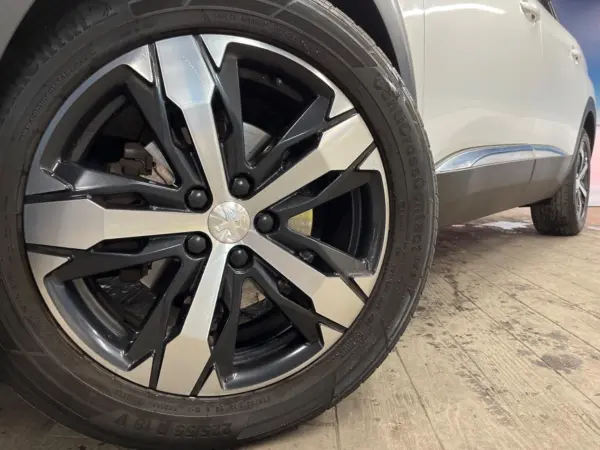 Peugeot 5008 GT BlueHDi Diesel Turbo Panoramic Sunroof Apple CarPlay Adaptive Cruise Control Side/Back Camera Half Leather Seat Seat Heater Power Seat Full LED Headlight Auto High Beam (Pearl White) — photo 8