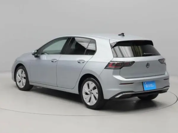 2025 Volkswagen Golf — photo 3
