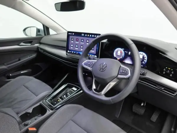 Volkswagen Golf TDI Style Diesel Turbo Certified Used Car LED Matrix Headlights IQ.LIGHT Adaptive Cruise Control 17-inch Alloy Wheels Seat Heater Steering Heater Full Auto Air Conditioning (Oyster Silver Metallic) — photo 7