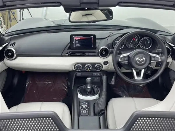 2021 Mazda Roadster — photo 2