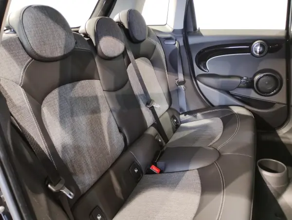 Mini Mini One 5-door DCT Classic Trim with Navigation Package, Digital Meter, Drive Assist, Cruise Control, Genuine HDD Navigation, Backup Camera, PDC, LED Headlights, Genuine 15-inch Alloy Wheels (Midnight Black II Metallic) — photo 9