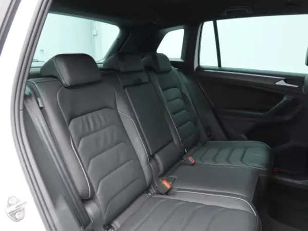 Volkswagen Tiguan TSI 4Motion R-Line 4WD Certified Used Car — photo 9