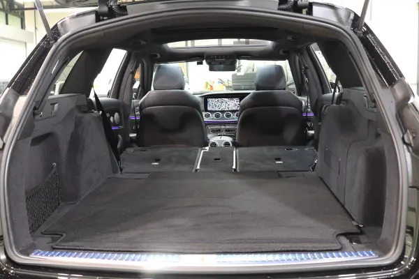 Mercedes-Benz E-Class Wagon E300 Avantgarde Sport EXC/RSP Mid-cycle NEW Steering Black Genuine Leather SR 2-Year Warranty HUD Navi TV Smartphone Link Burmester 360 Camera PTS DSRC AMG Aero/19AW LED Headlights Ambient Light (64 Colors) Air Balance PKG Hands-Free 9AT Keyless Go (Obsidian Black Metallic) — photo 9