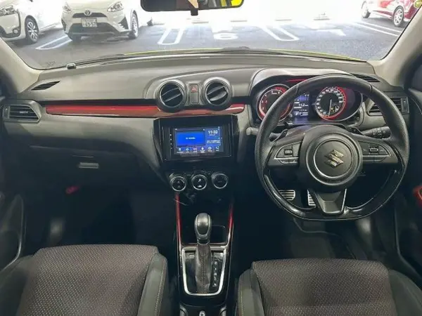2019 Suzuki Swift — photo 2