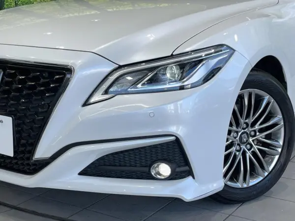 Toyota Crown Hybrid 2.5 S — photo 8