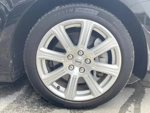 Volvo V40 T3 Classic Edition Certified Used Car with Glass Roof, Leather Seats, Harman/Kardon Sound System, Factory Navigation, Full-Seg, Adaptive Cruise Control, Collision Mitigation Braking, Seat Heaters, Power Seats, Backup Camera (Onyx Black Metallic) — photo 8