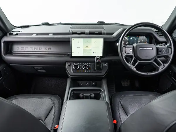 2023 Landrover Defender — photo 2