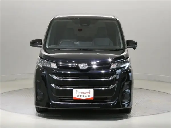2023 Toyota Noah — photo 2