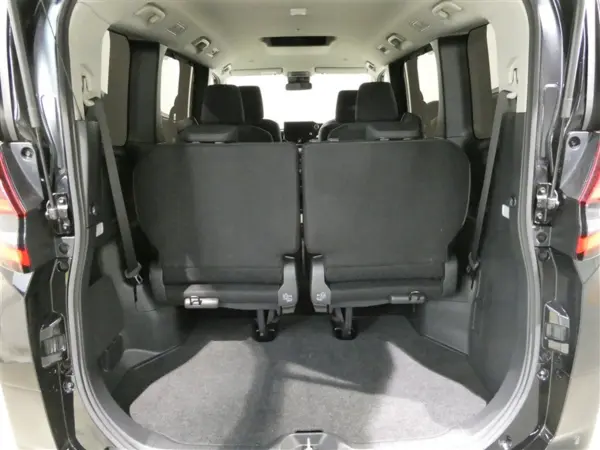 Toyota Noah 2.0 X — photo 7