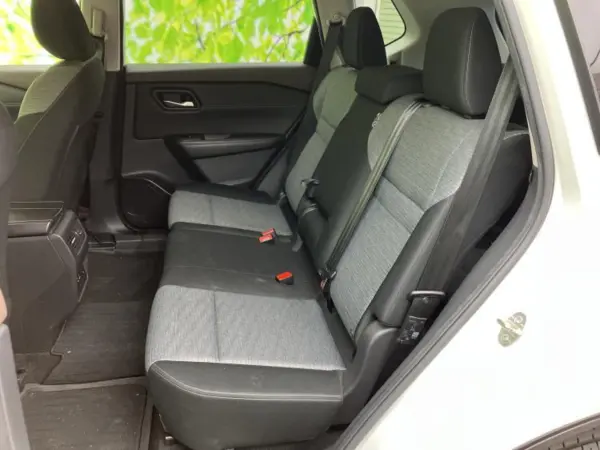 Nissan X-Trail 1.5 X e-4ORCE 4WD with Genuine 12.3-inch Memory Navi, Intelligent Room Mirror, Emergency Brake, Front Seat Heaters, Around View Monitor, Lane Departure Prevention System, Power Back Door (Brilliant White Pearl) — photo 9