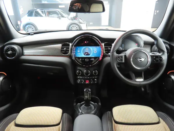 2023 Mini Cooper — photo 2