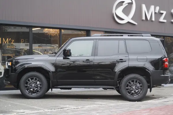 2025 Land Cruiser 250 — photo 2