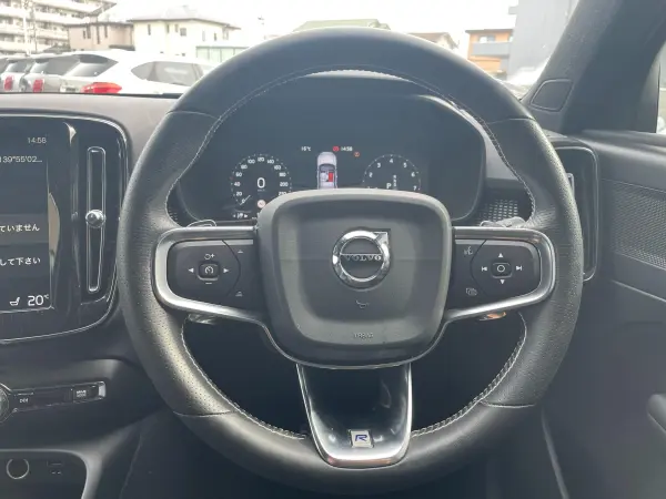 2019 Volvo Xc40 — photo 3