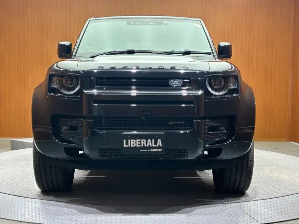 Land Rover Defender 110 X Dynamic HSE 3.0L D300 Diesel Turbo 4WD 7-Seater Air Suspension Pack Family Comfort Pack Black Exterior Genuine OP 22-inch AW Panoramic Sunroof MERIDIAN Sound Black Leather Ventilated Seats Heated Seats ACC Privacy Glass (Santorini Black Metallic) — photo 8